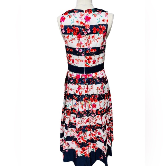 Eshakti Floral Stripe Print Georgette Maxi Dress Product size Small 6 - Picture 6 of 8